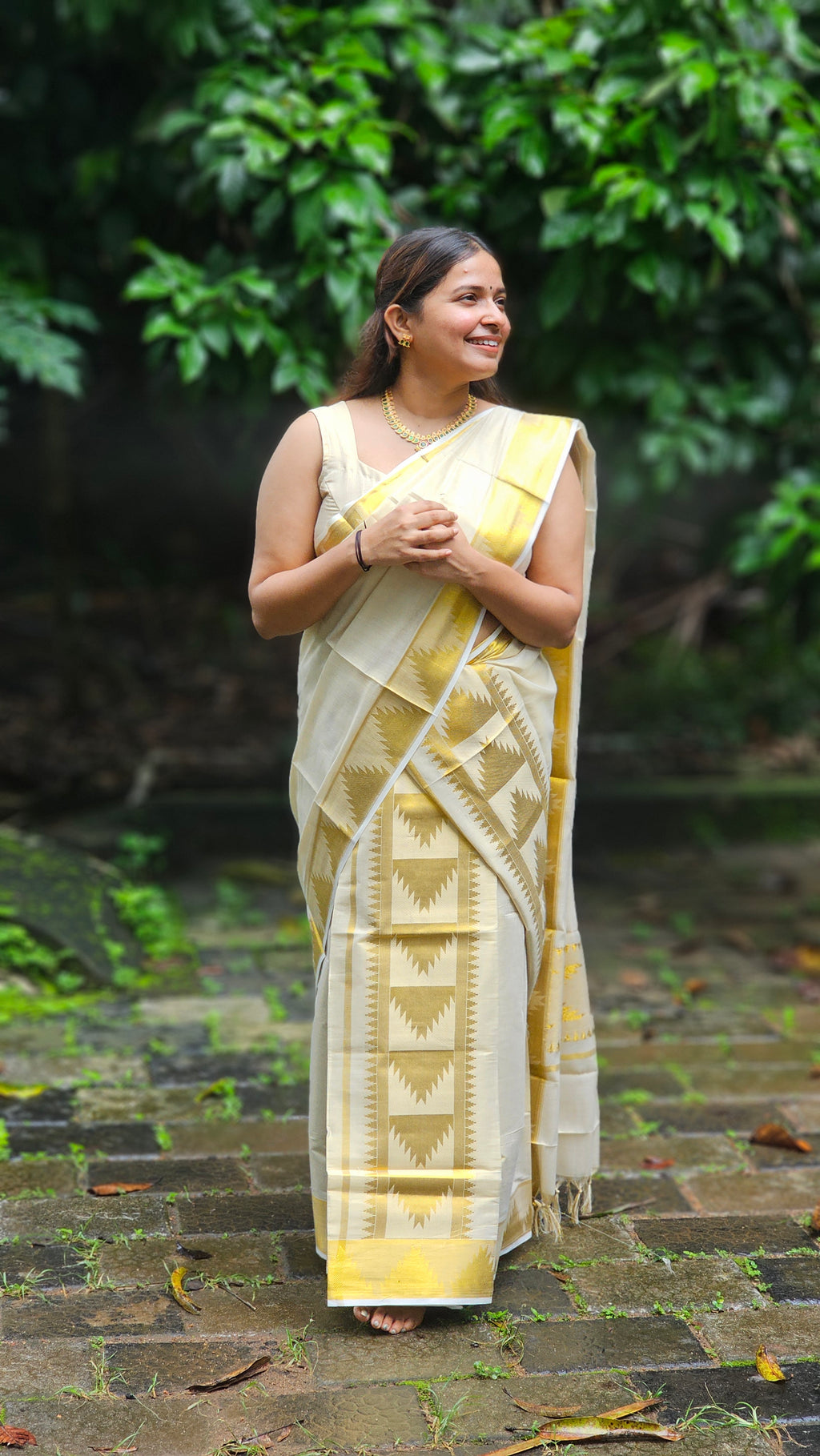 Temple design Kasavu set mundu with tassels  - KM308