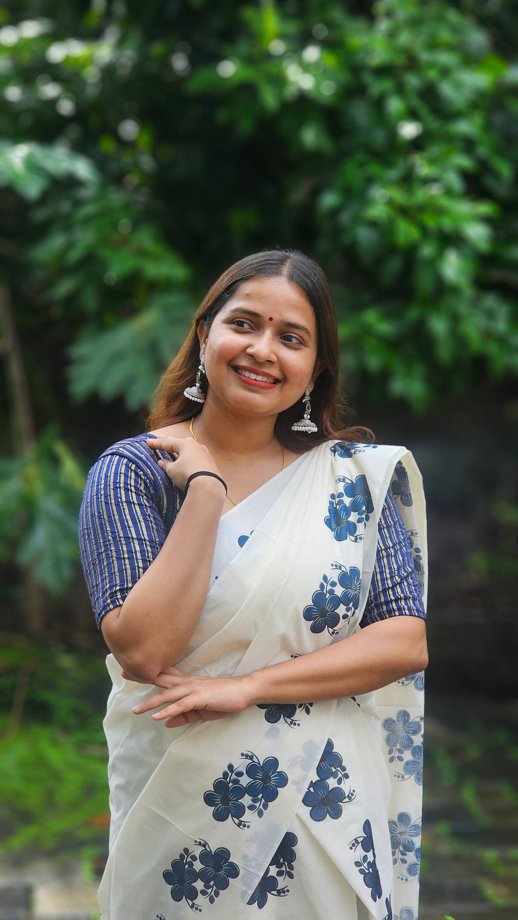 Dark blue floral motifs cotton set mundu - KM304