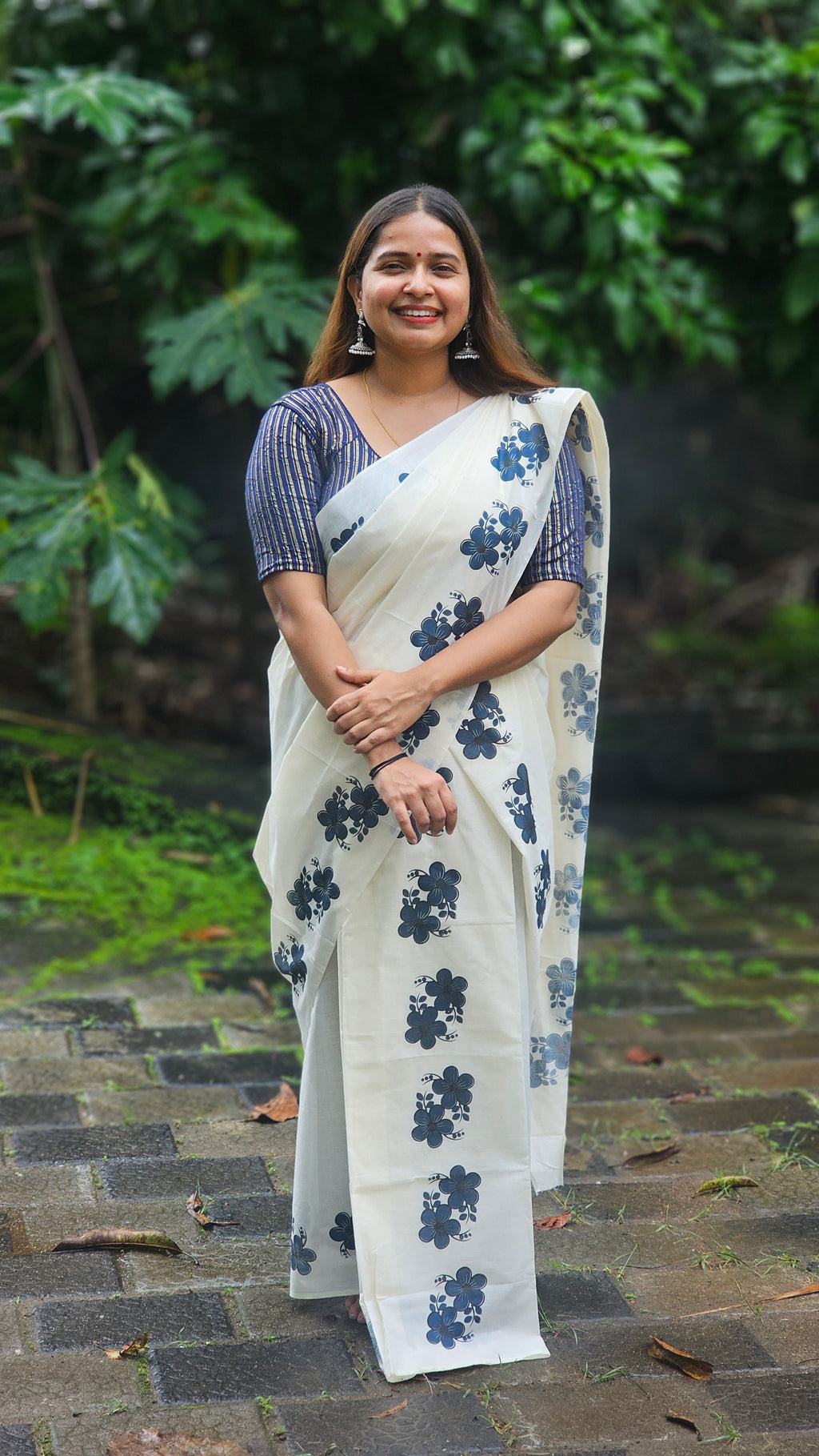 Dark blue floral motifs cotton set mundu - KM304
