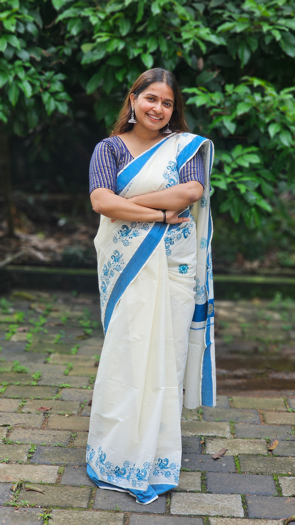 Blue floral motif Cotton set saree - KM318