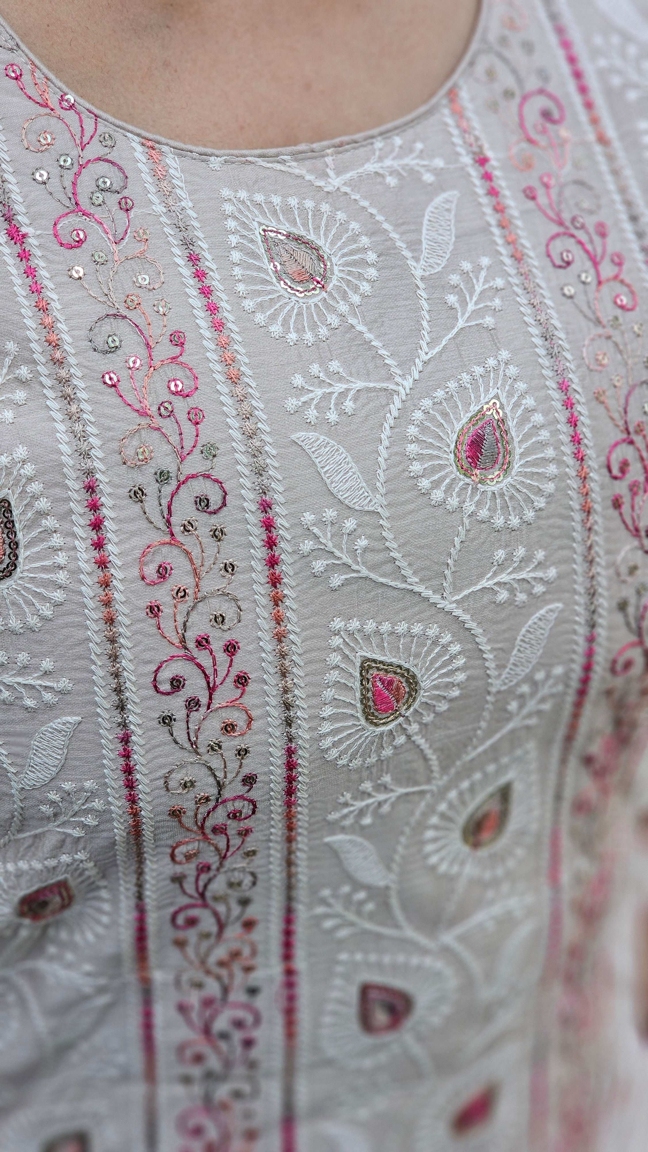 Off White Embroidered Chanderi Silk Kurta -KM204