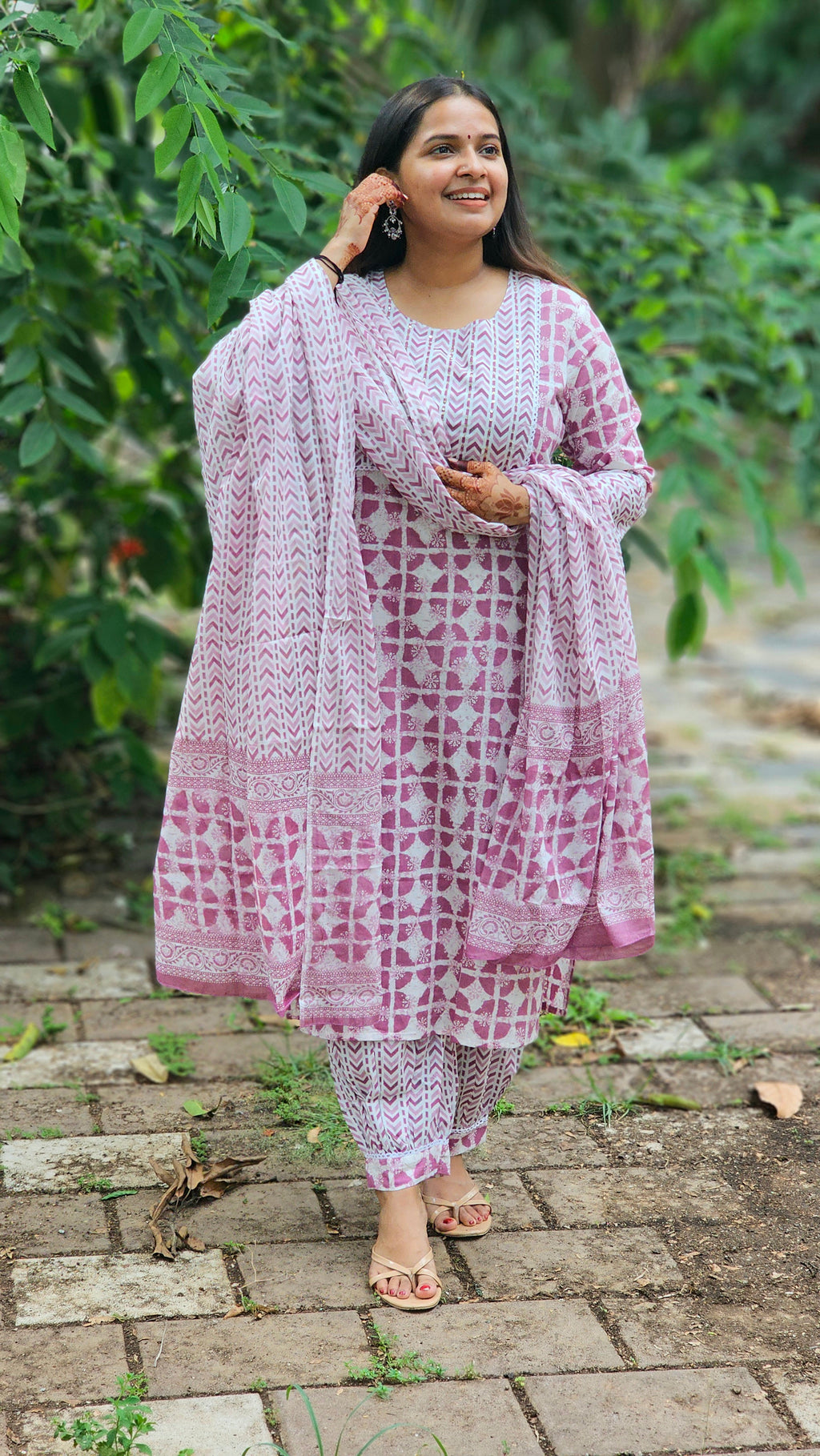 White & mauve kurta set with dupatta - KM136