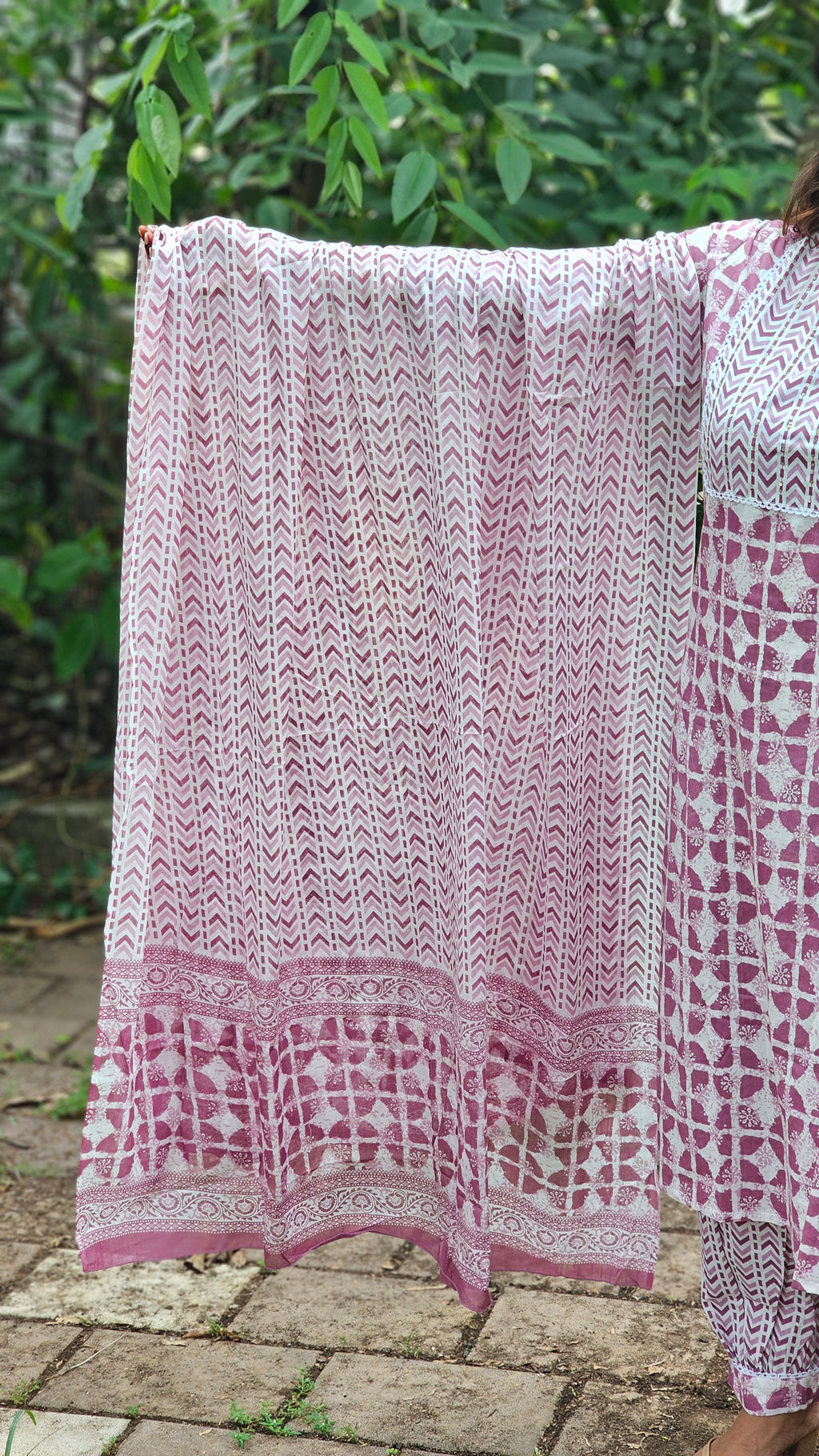 White & mauve kurta set with dupatta - KM136