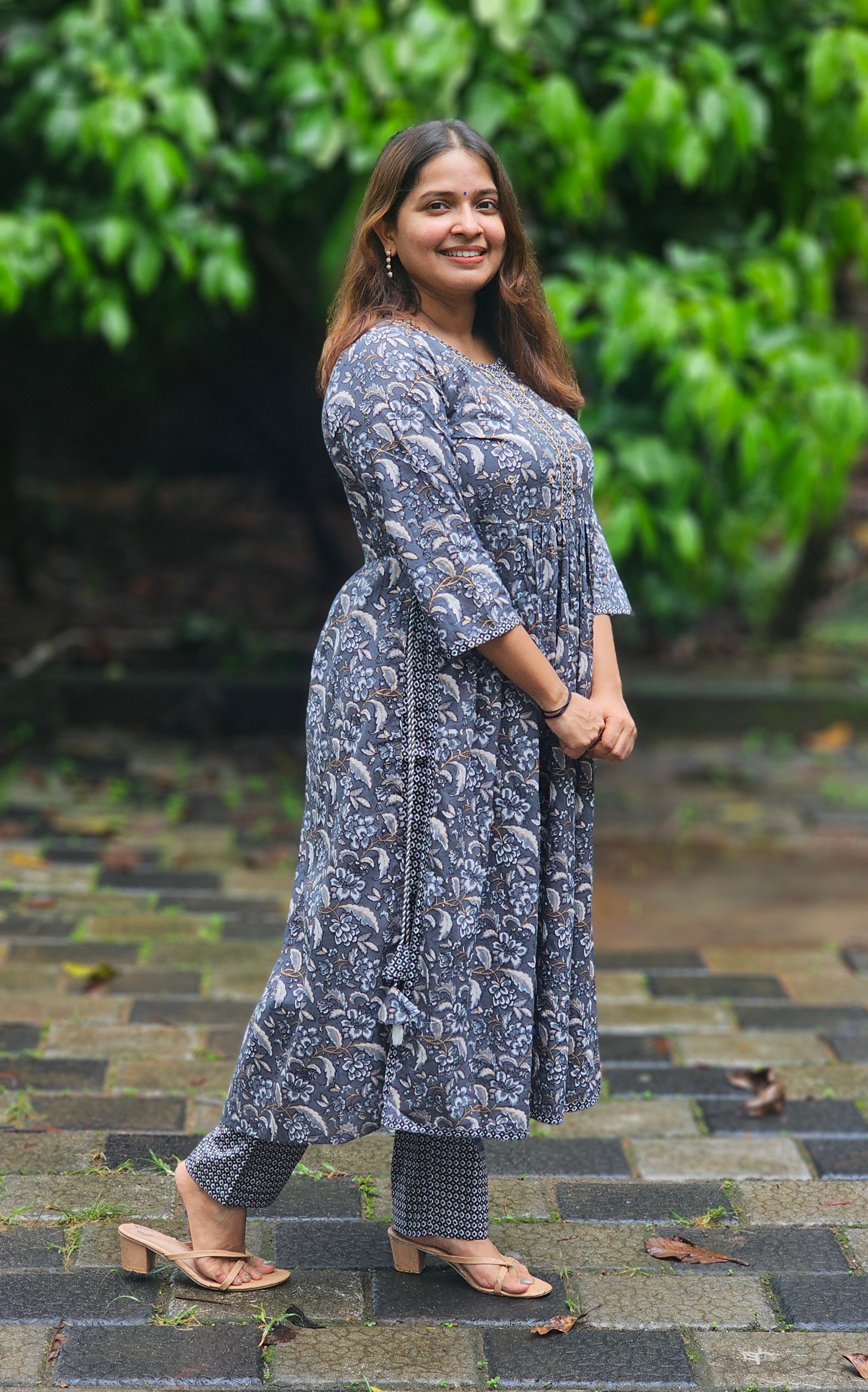 Grey Floral Print Naira cut Kurta Set - KM145