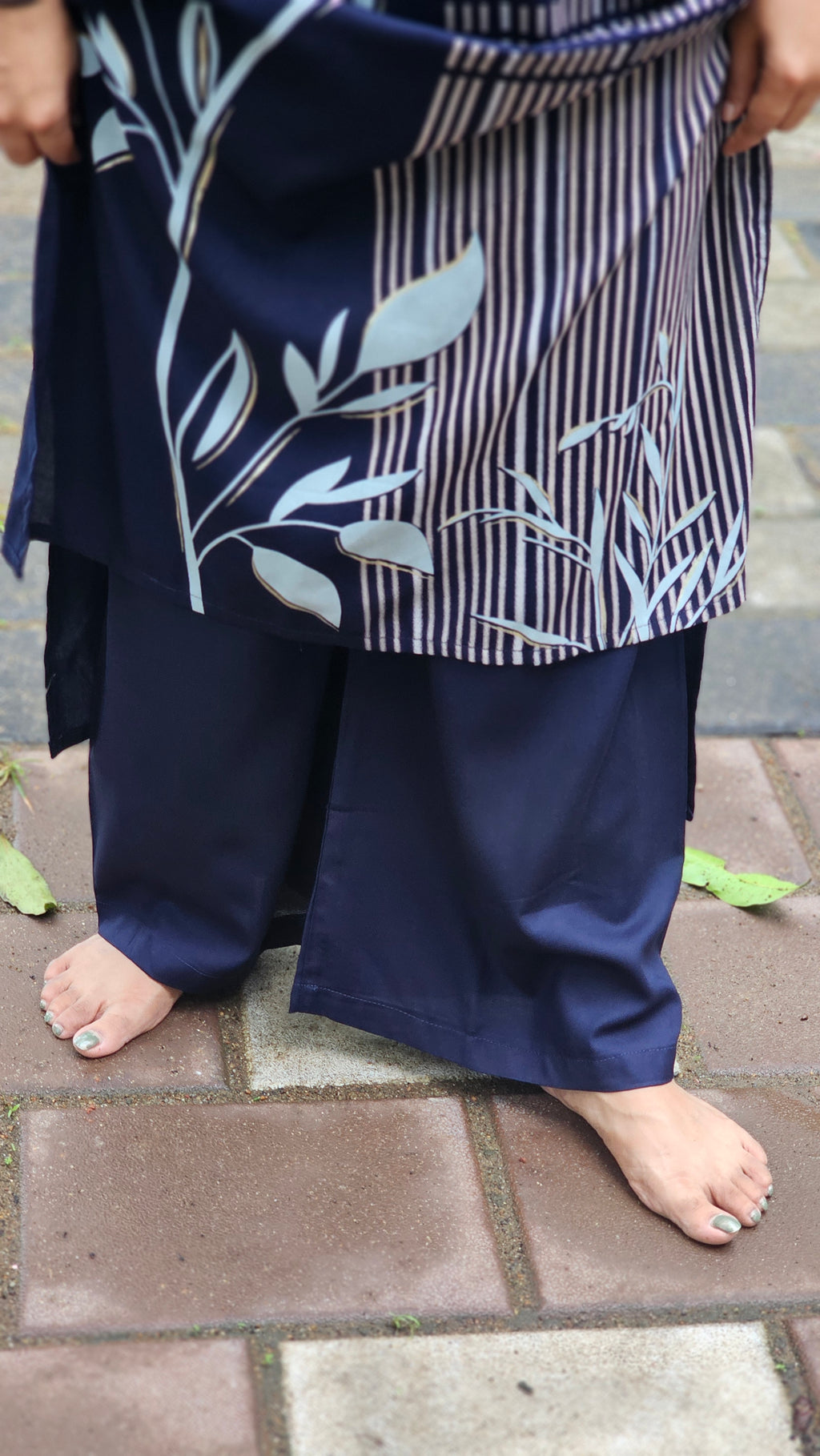 Dark Blue Rose Motif Kurta Set - KM211
