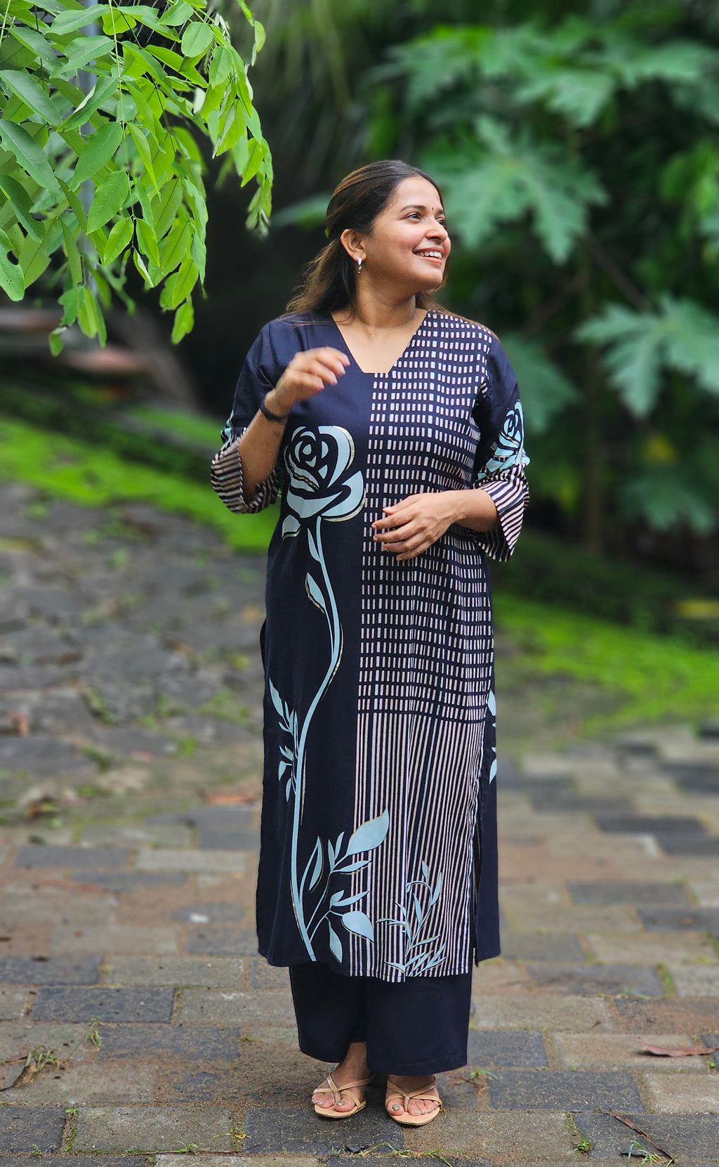 Dark Blue Rose Motif Kurta Set - KM211