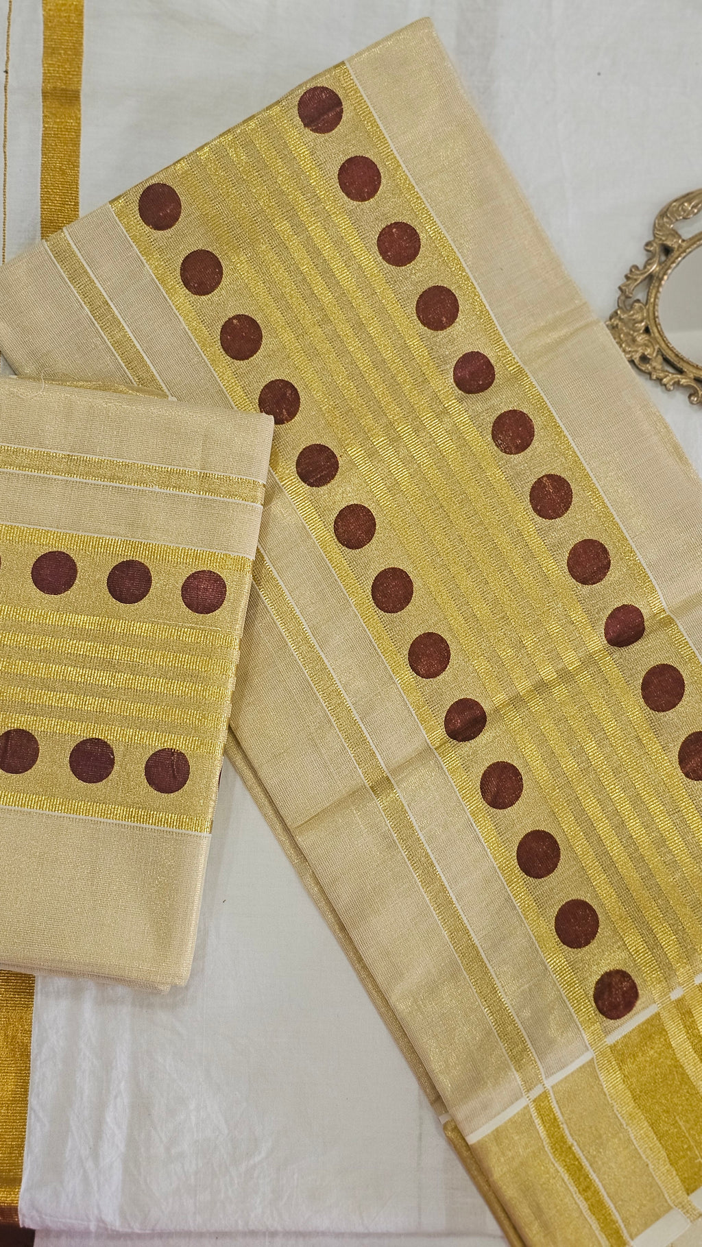 Maroon polka dot kasavu set mundu - KM311