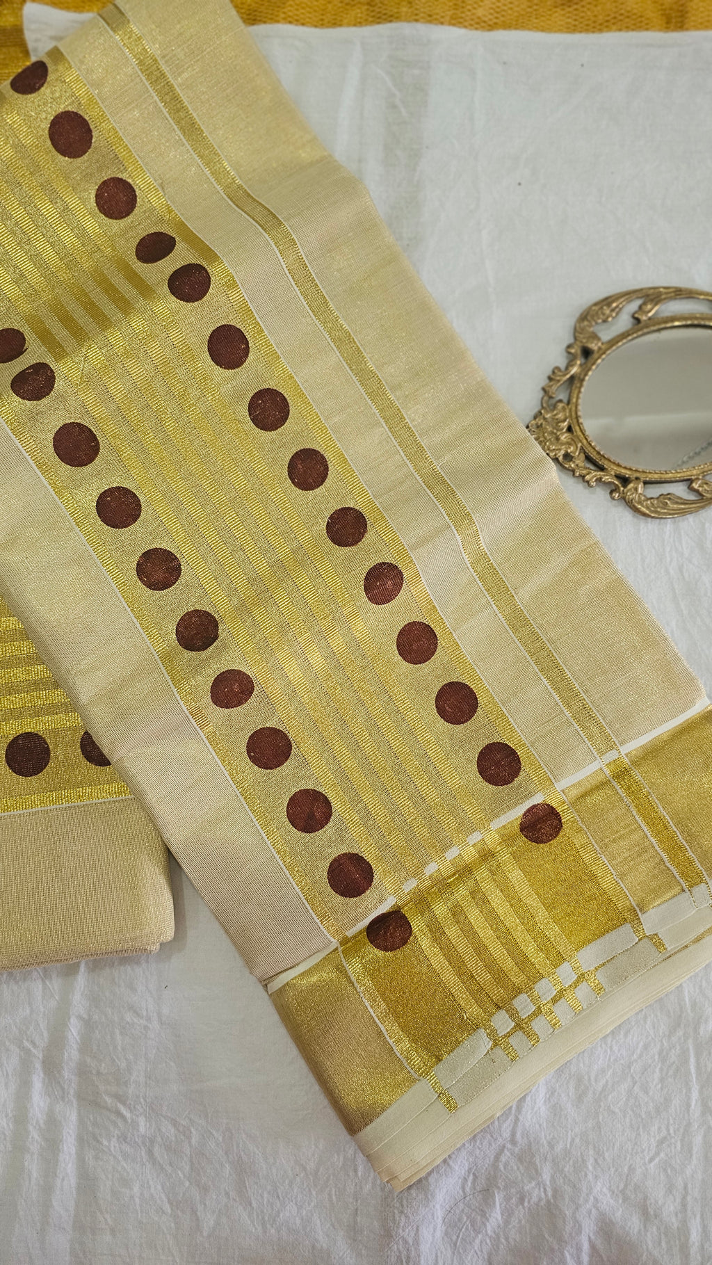 Maroon polka dot kasavu set mundu - KM311