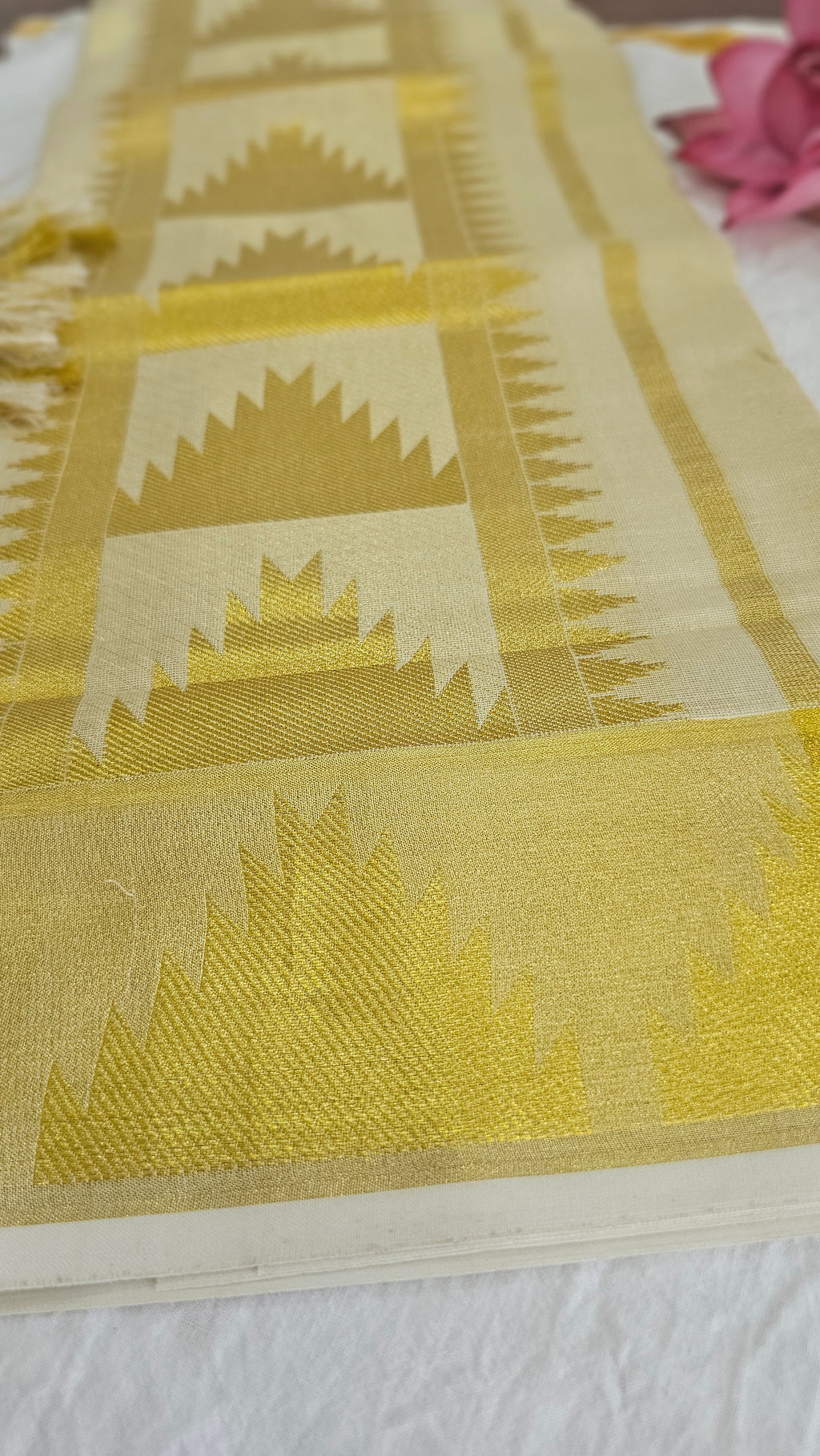 Temple design Kasavu set mundu with tassels  - KM308