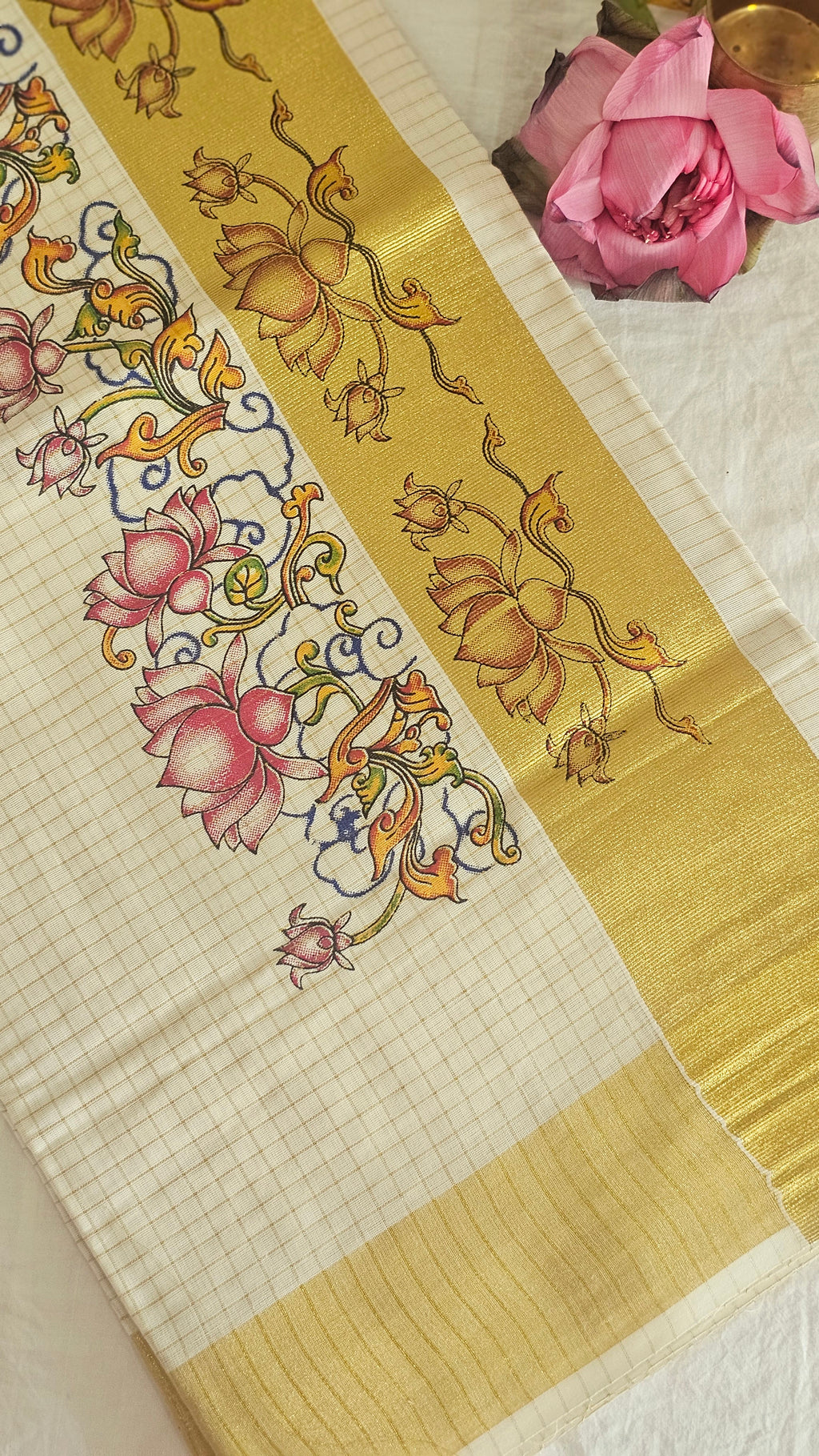 Micro check Lotus motif kasavu set saree - KM316