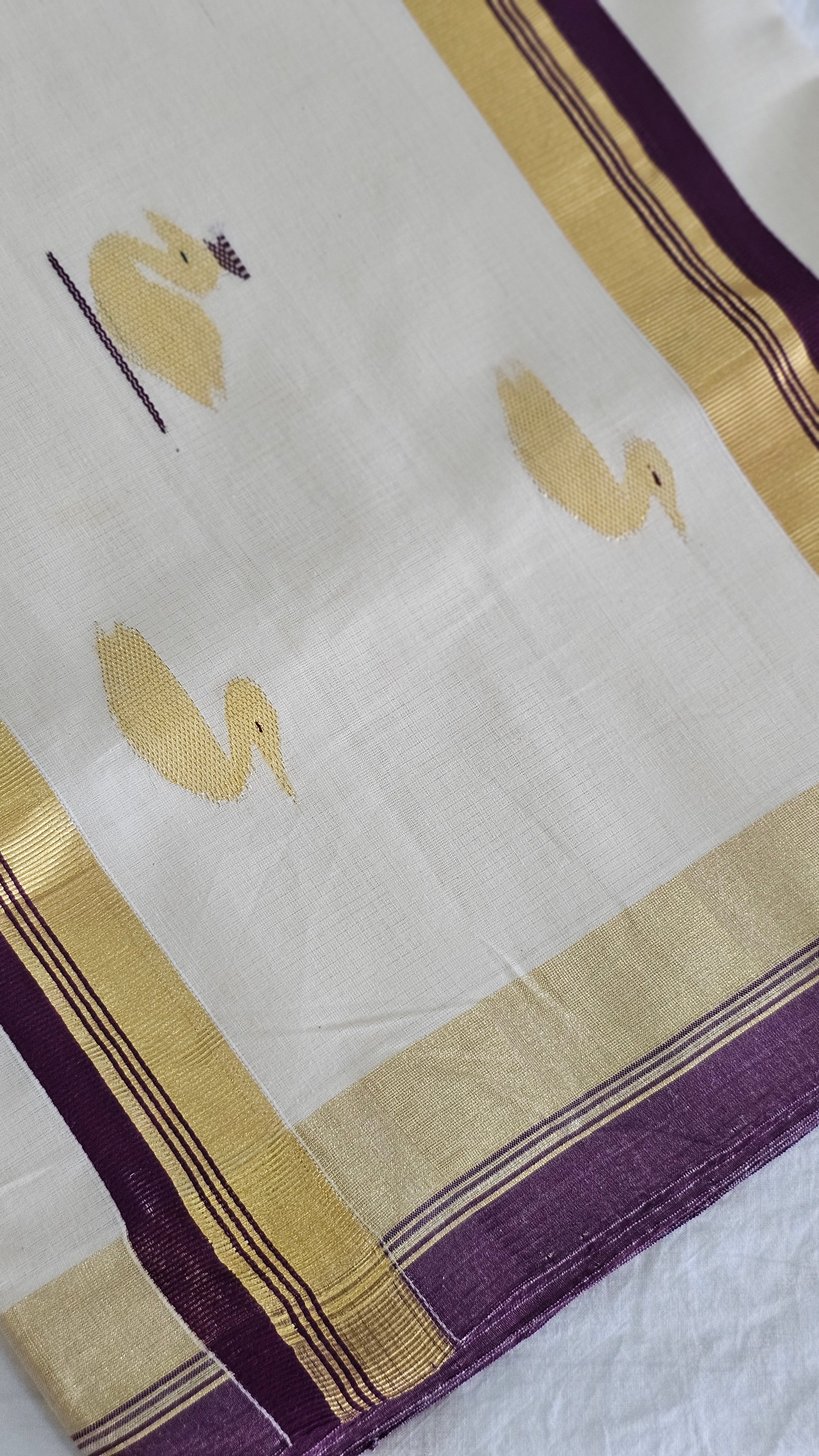 Balaramapuram Pure handloom set saree with swan motif - KM325