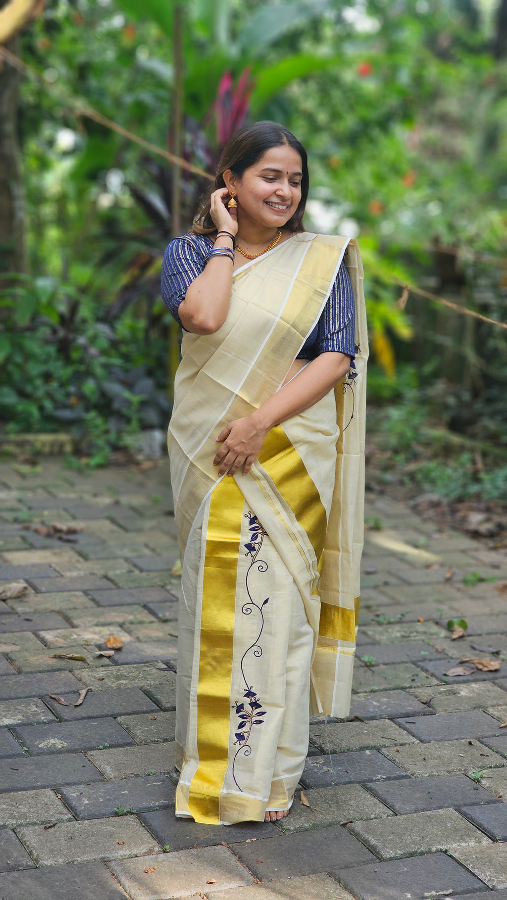 Artisanal Hand-Work: Blue Embroidered & Beaded Kasavu Saree - KM307