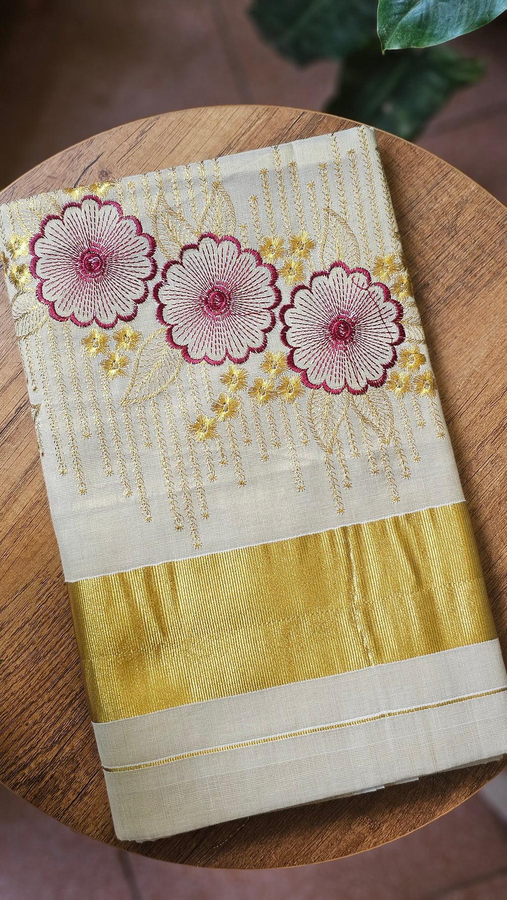 Maroon embroidered kerala kasavu saree - KM328